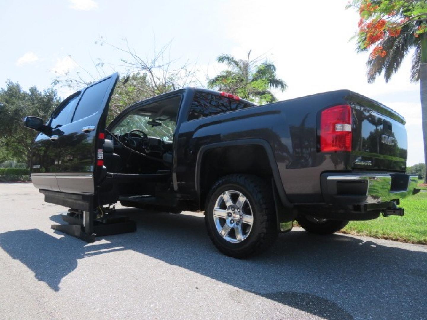 2014 /Black GMC Sierra 1500 SLT Crew Cab 2WD (3GTP1VEC2EG) with an 5.3L V8 OHV 16V engine, 6-Speed Automatic transmission, located at 4301 Oak Circle #19, Boca Raton, FL, 33431, (954) 561-2499, 26.388861, -80.084038 - Photo#1